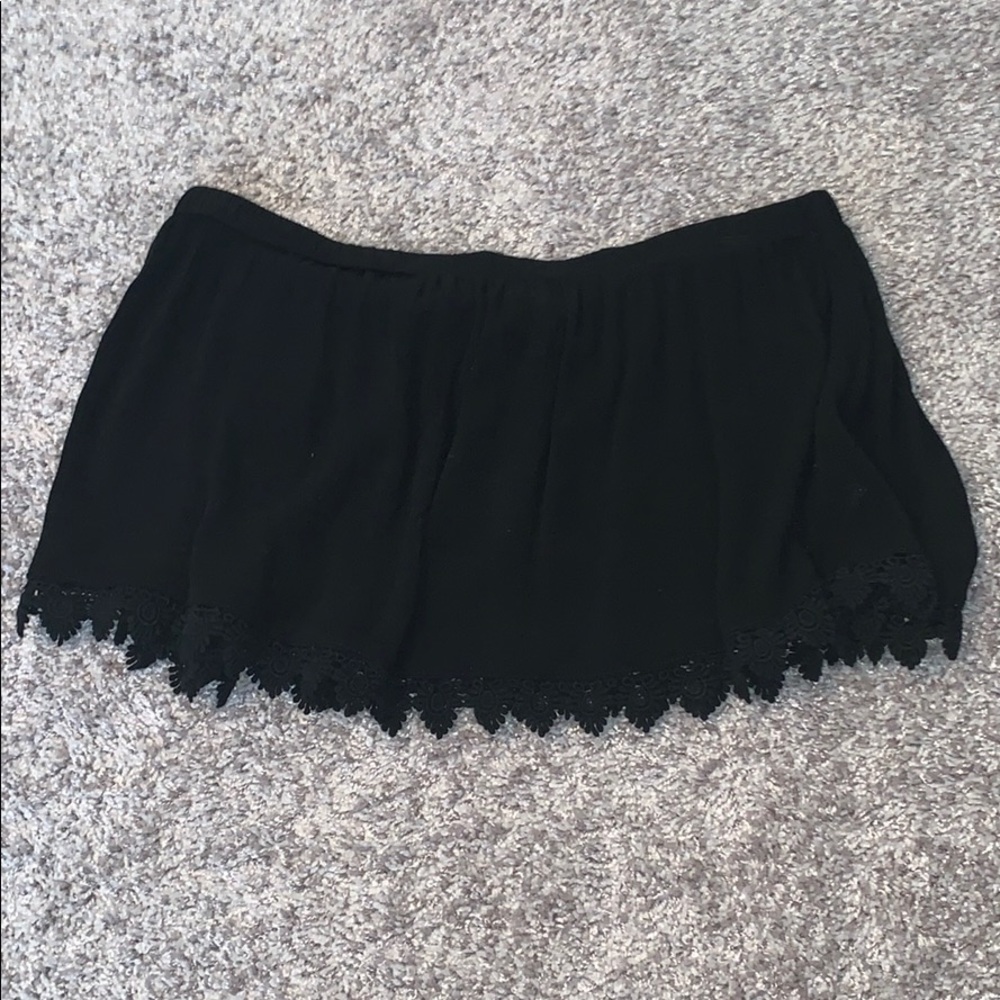 Strapless flow crop top